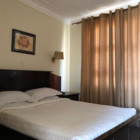 Shangri-La Hotel Muyenga Bugolobi Экстерьер фото