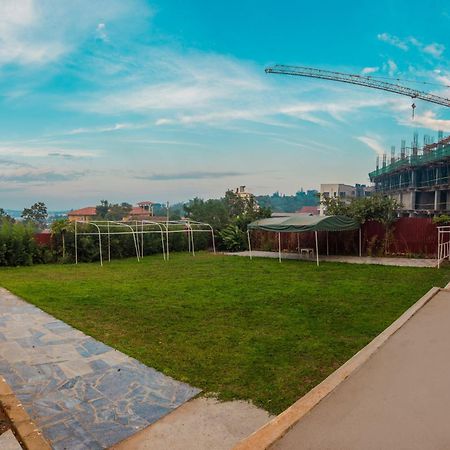 Shangri-La Hotel Muyenga Bugolobi Экстерьер фото