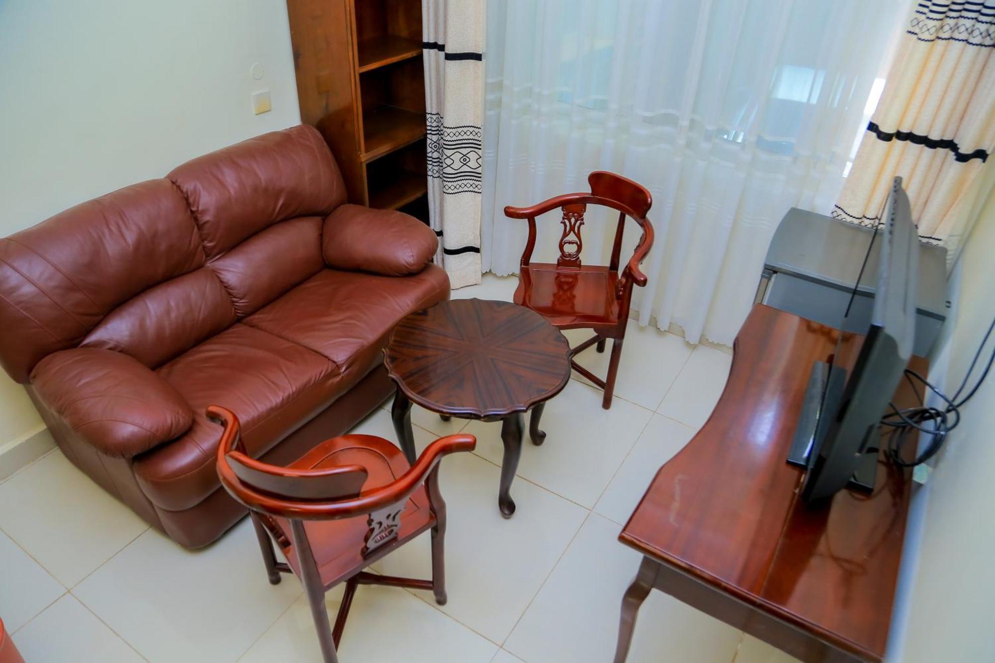 Shangri-La Hotel Muyenga Bugolobi Экстерьер фото