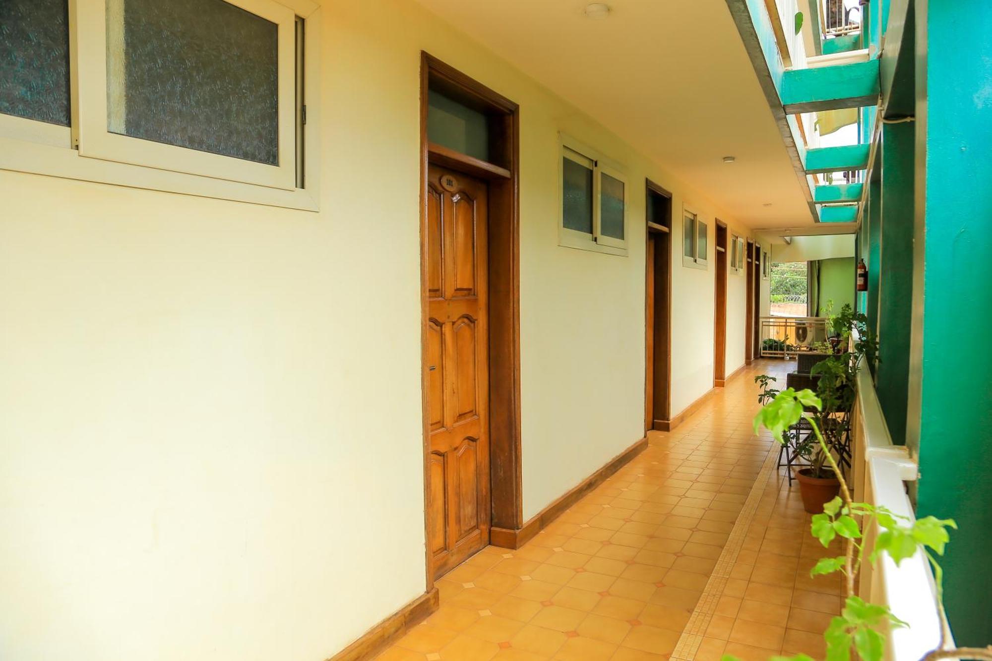 Shangri-La Hotel Muyenga Bugolobi Экстерьер фото