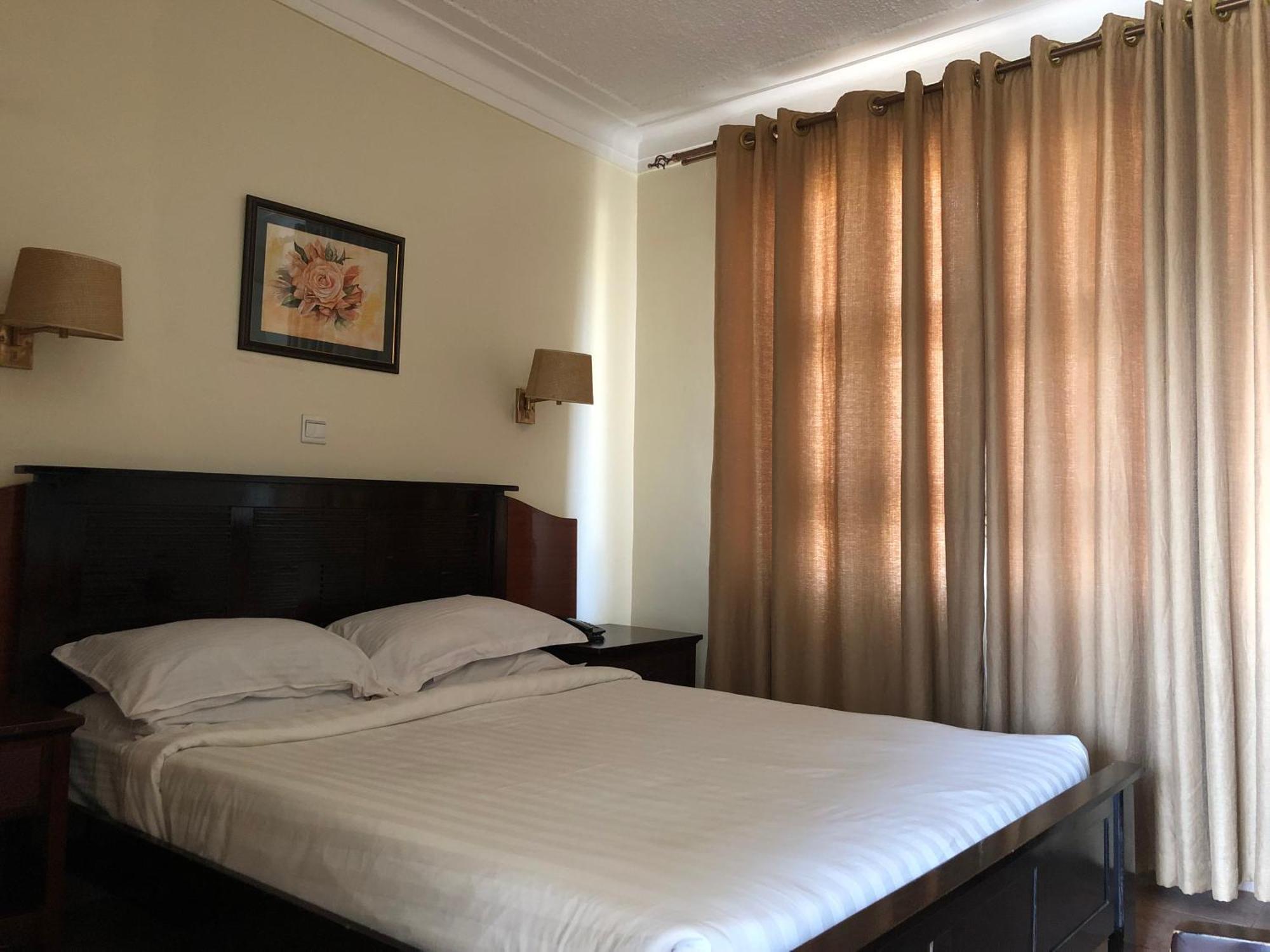 Shangri-La Hotel Muyenga Bugolobi Экстерьер фото